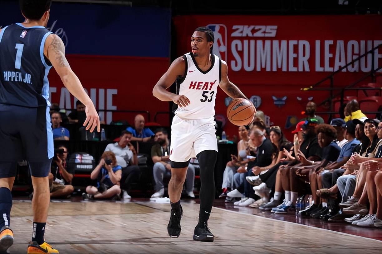 包含NBA球探加紧走访，新秀选材见成效的词条