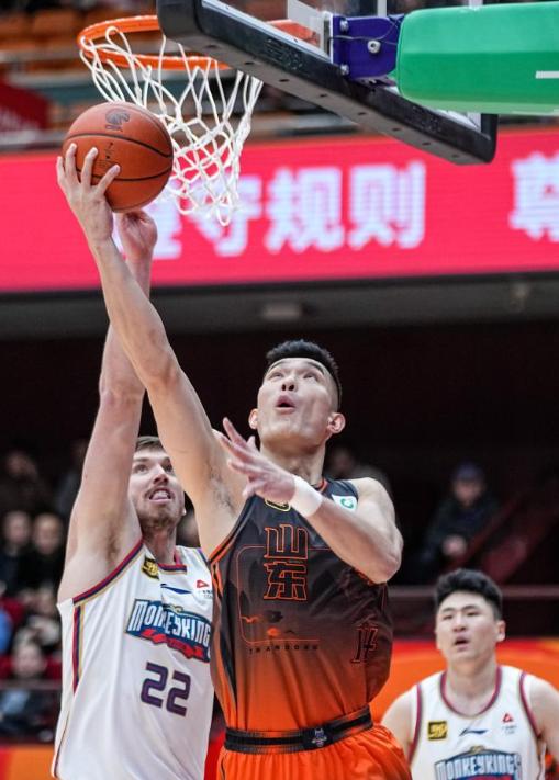 关键战役，球队突破战线取胜，领跑CBA联赛后期冲刺