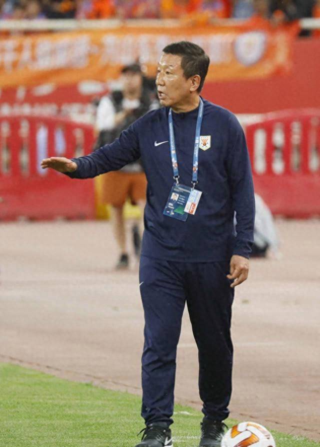 阿尔希拉尔冲击季军，年轻球员表现亮眼(阿尔希卡尔)