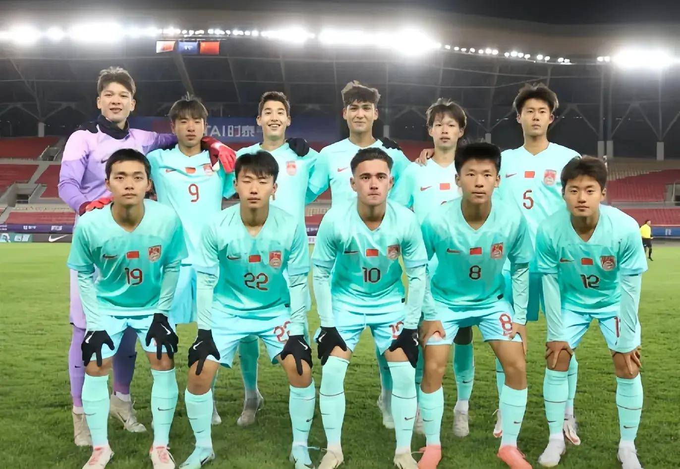 国足U16小将发声：我们不怕日韩，定会拼尽全力对抗！(日韩世界杯国足名单)