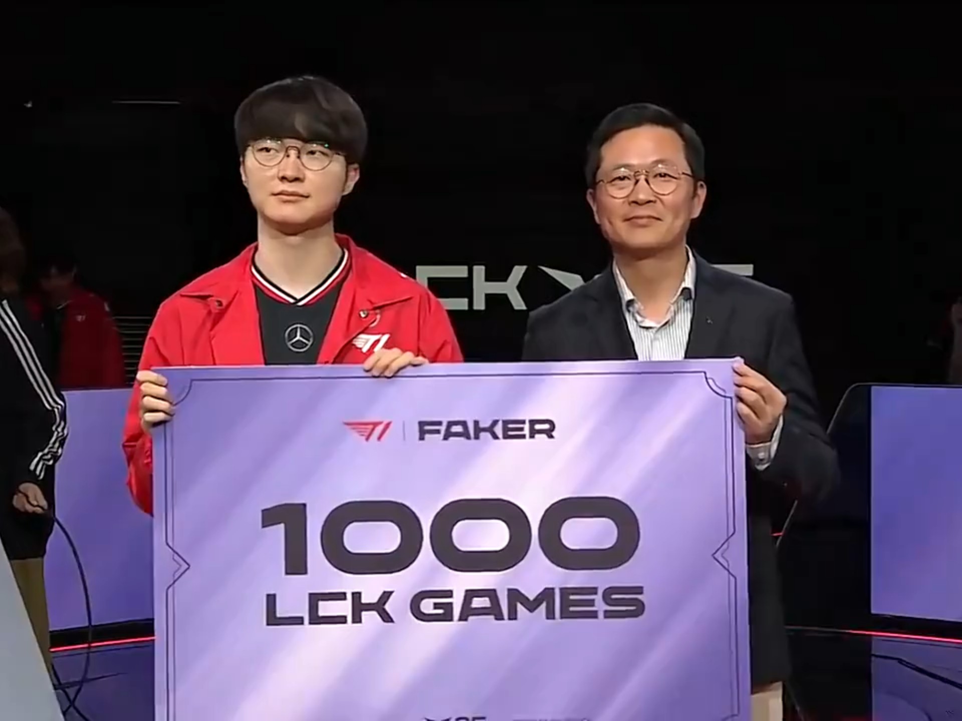 总奖池200万美元，EWC英雄联盟正式开赛，LCK三巨头来势汹汹！(白玉兰奖2025年颁奖时间)