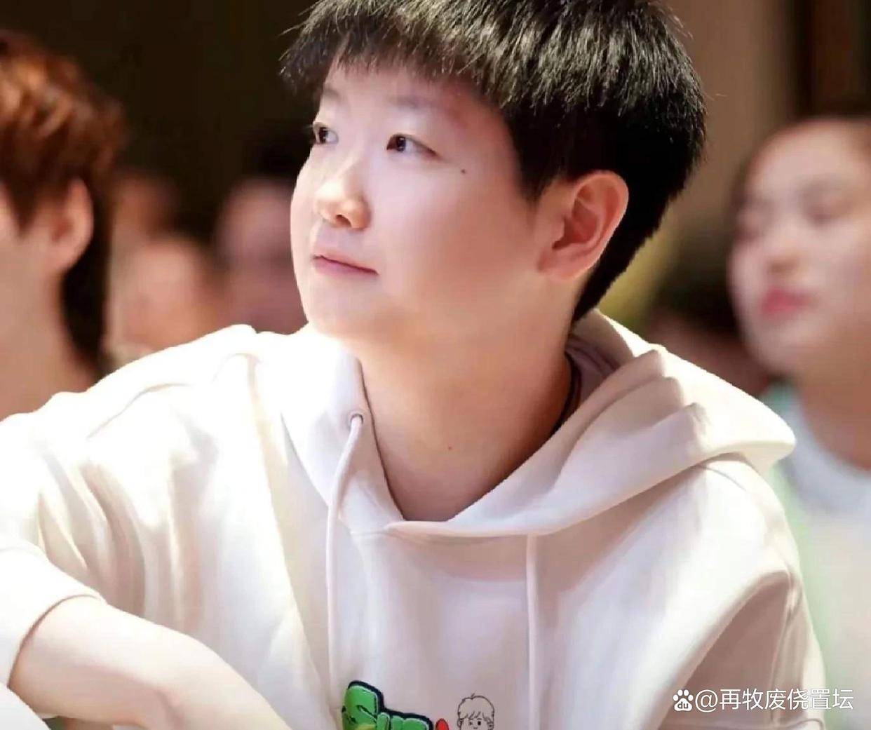 关于邱贻可晒孙颖莎战绩：理性看待竞技起伏，互联网非法外之地的信息