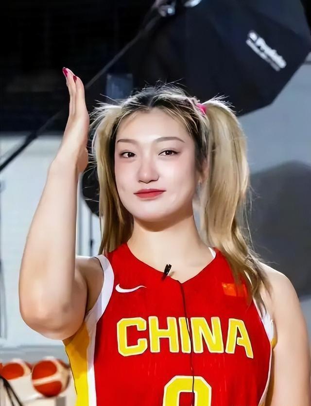 开云体育入口-杨毅谈李梦无缘亚洲杯骂宫指导的人对李梦状态和宫指导一无所知的简单介绍