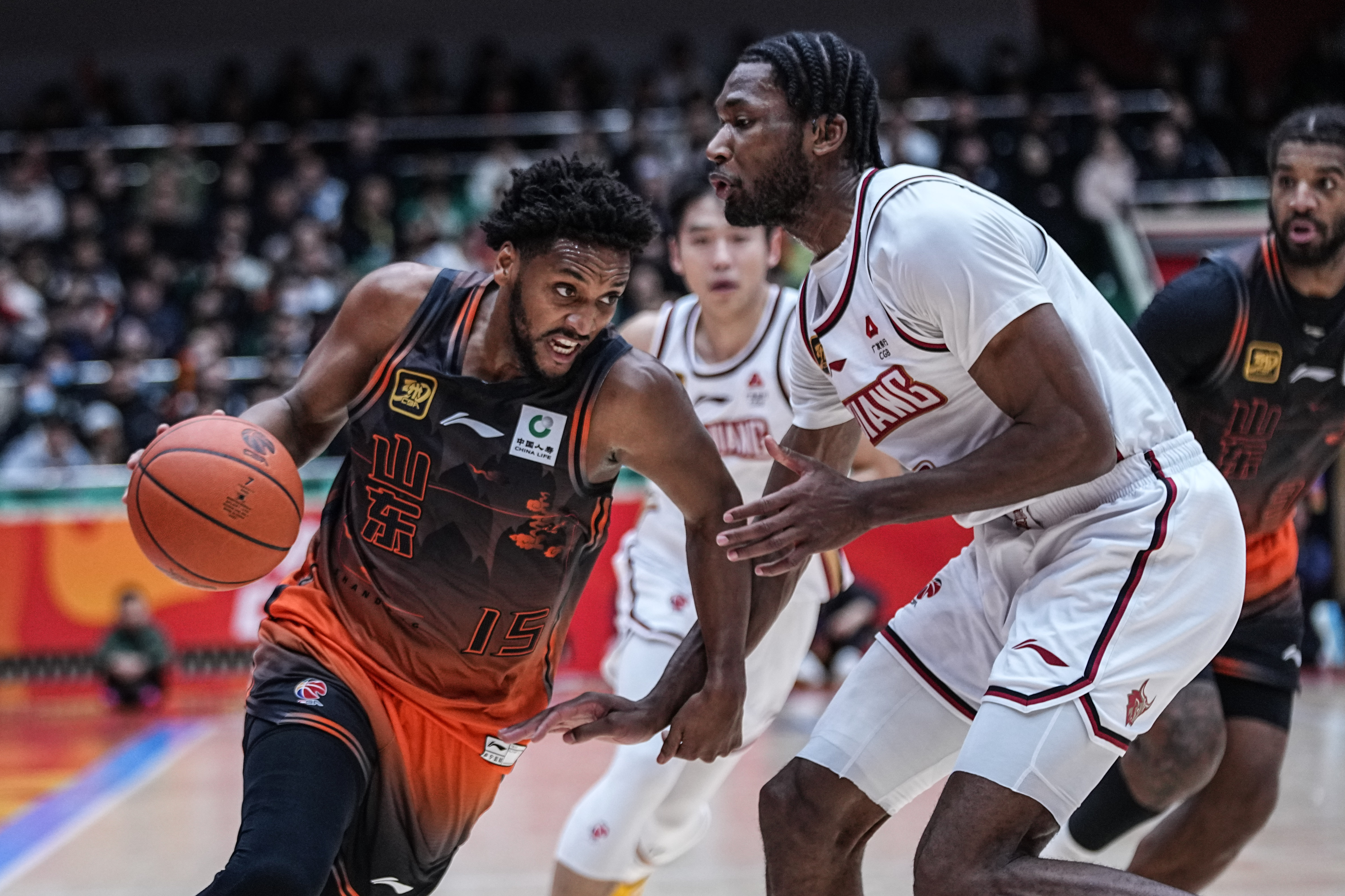 河南男篮缺阵主力球员，顽强拼搏求胜(河南男篮nbl)